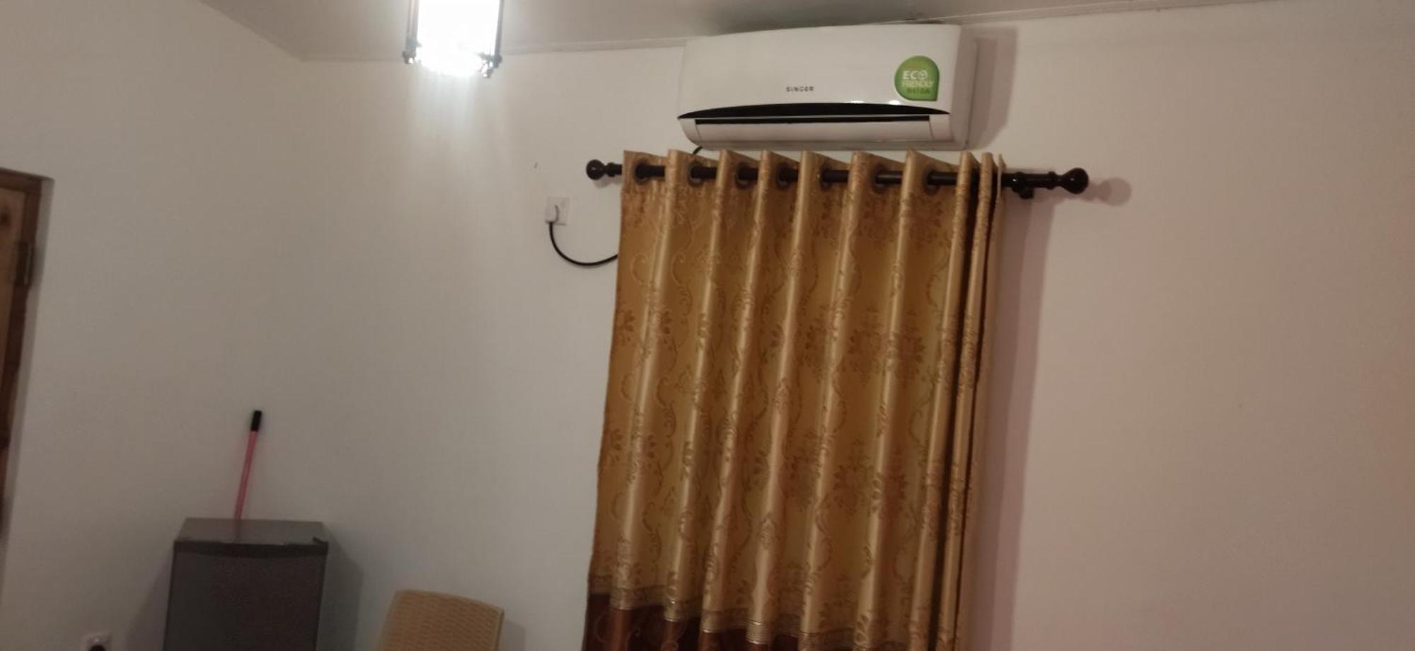 The Surf Access Guest House Vịnh Arugam Phòng bức ảnh